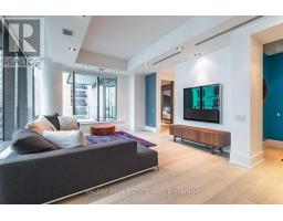 602 - 77 Charles Street W, Toronto, ON M5S0B2 Photo 8