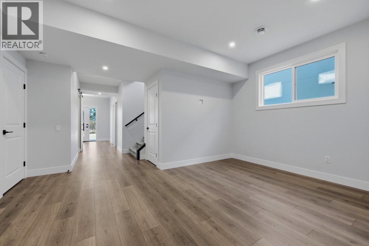 2083 Cortina Drive, Kelowna