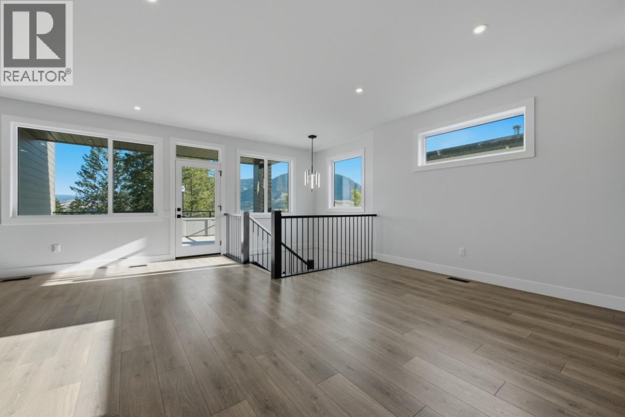 2083 Cortina Drive, Kelowna