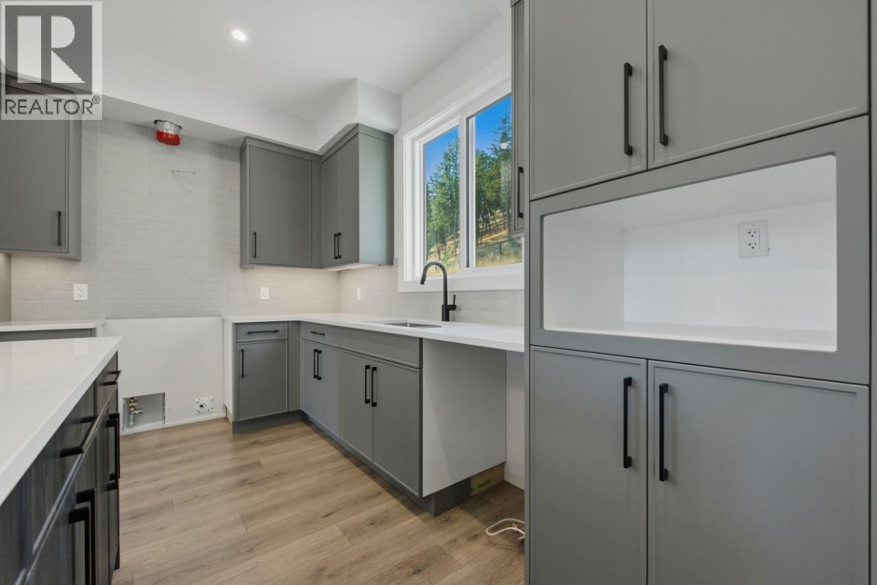 2083 Cortina Drive, Kelowna