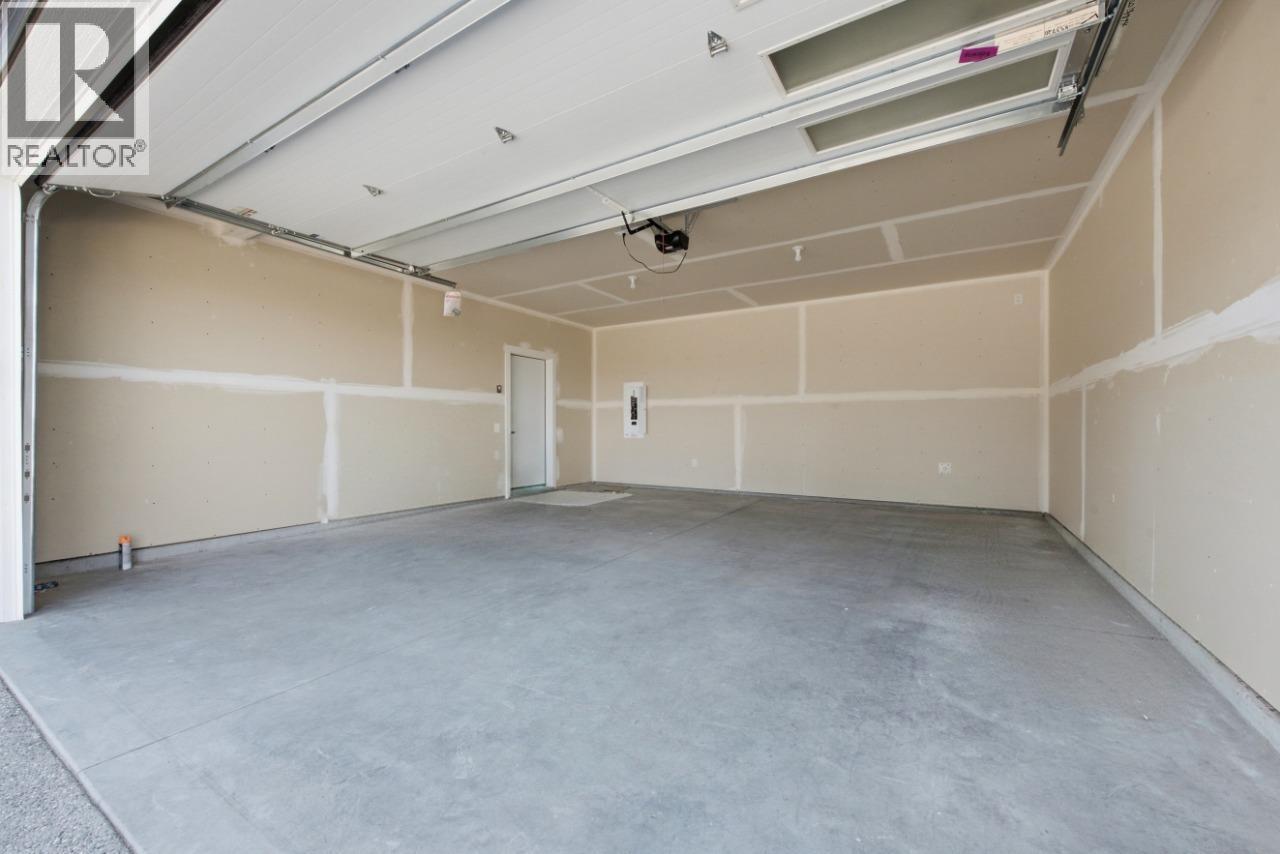 2083 Cortina Drive, Kelowna