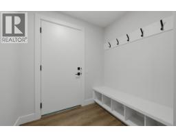 5pc Ensuite bath - 2083 Cortina Drive, Kelowna, BC V1P1V1 Photo 13