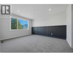 2083 Cortina Drive, Kelowna, BC V1P1V1 Photo 34