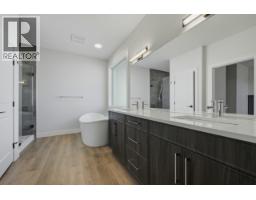 2083 Cortina Drive, Kelowna, BC V1P1V1 Photo 36