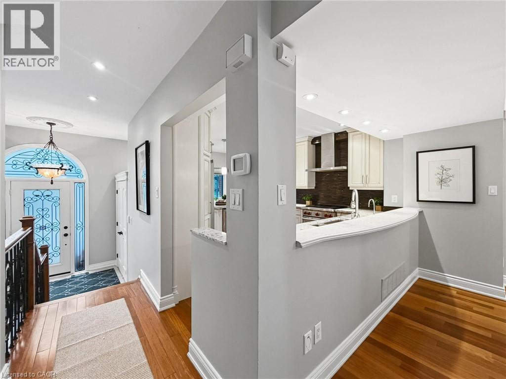 45 TRADEWIND Drive, Oakville — photo 7
