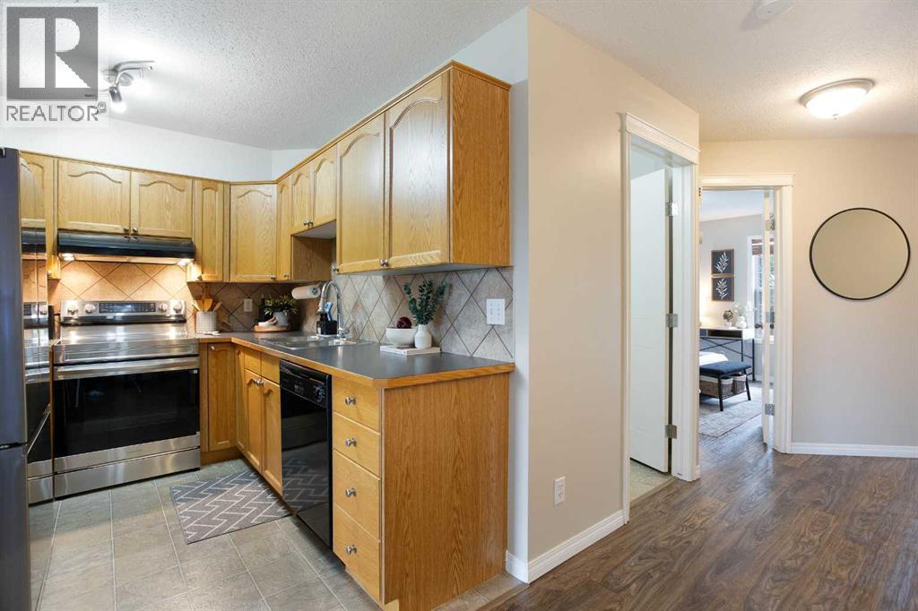 103 Strathaven Drive, Strathmore, Alberta, T1P1W3, Strathmore, Alberta — photo 4 of 5
