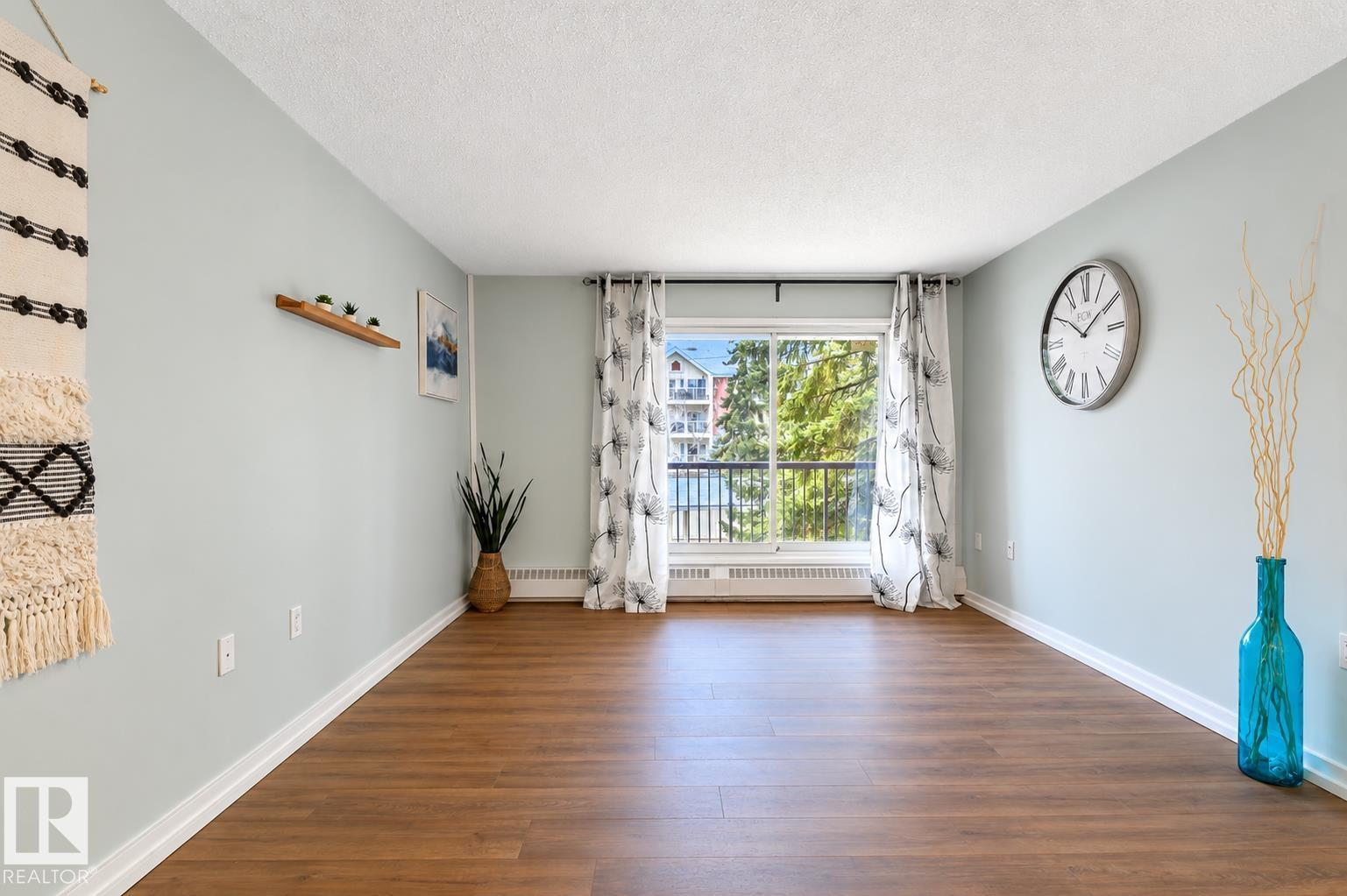 #237 10636 120 ST NW - 2