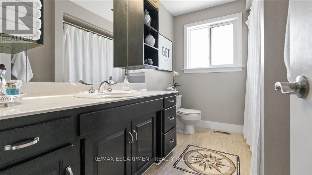 517 ROSEDALE CRESCENT - 31
