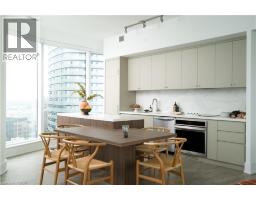 10 York Street Unit# 6210, Toronto, ON M5J2L9 Photo 15