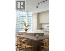 10 York Street Unit# 6210, Toronto, ON M5J2L9 Photo 14