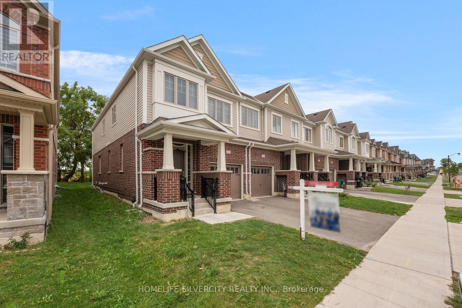 210 BROADACRE DRIVE — photo 2