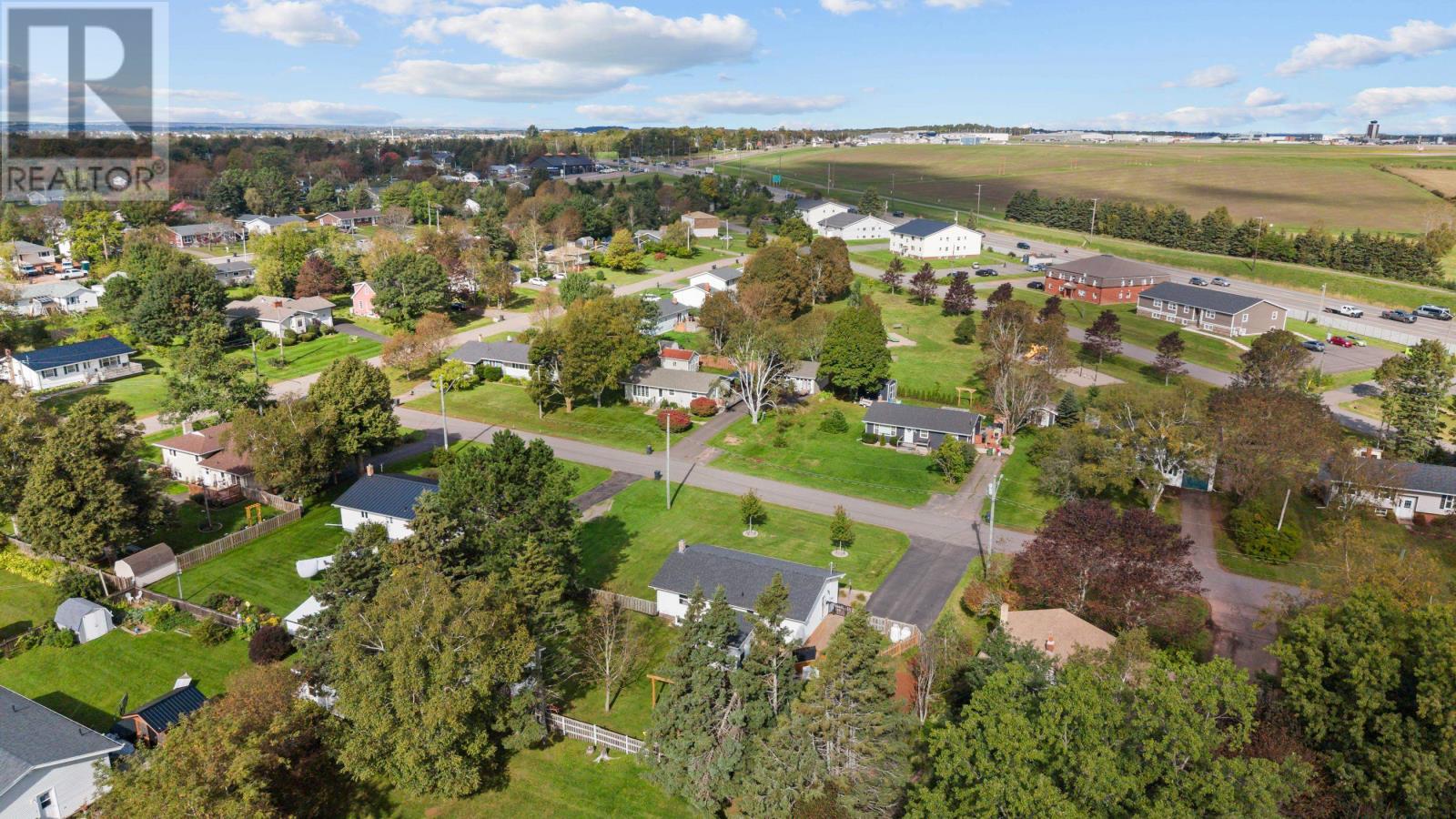 10 Dale Drive, Charlottetown, Prince Edward Island, C1A7X5, Charlottetown, Prince Edward Island — photo 4 of 5