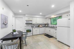 15 Rochester Avenue, Winnipeg, MB R3T3V6 Photo 12