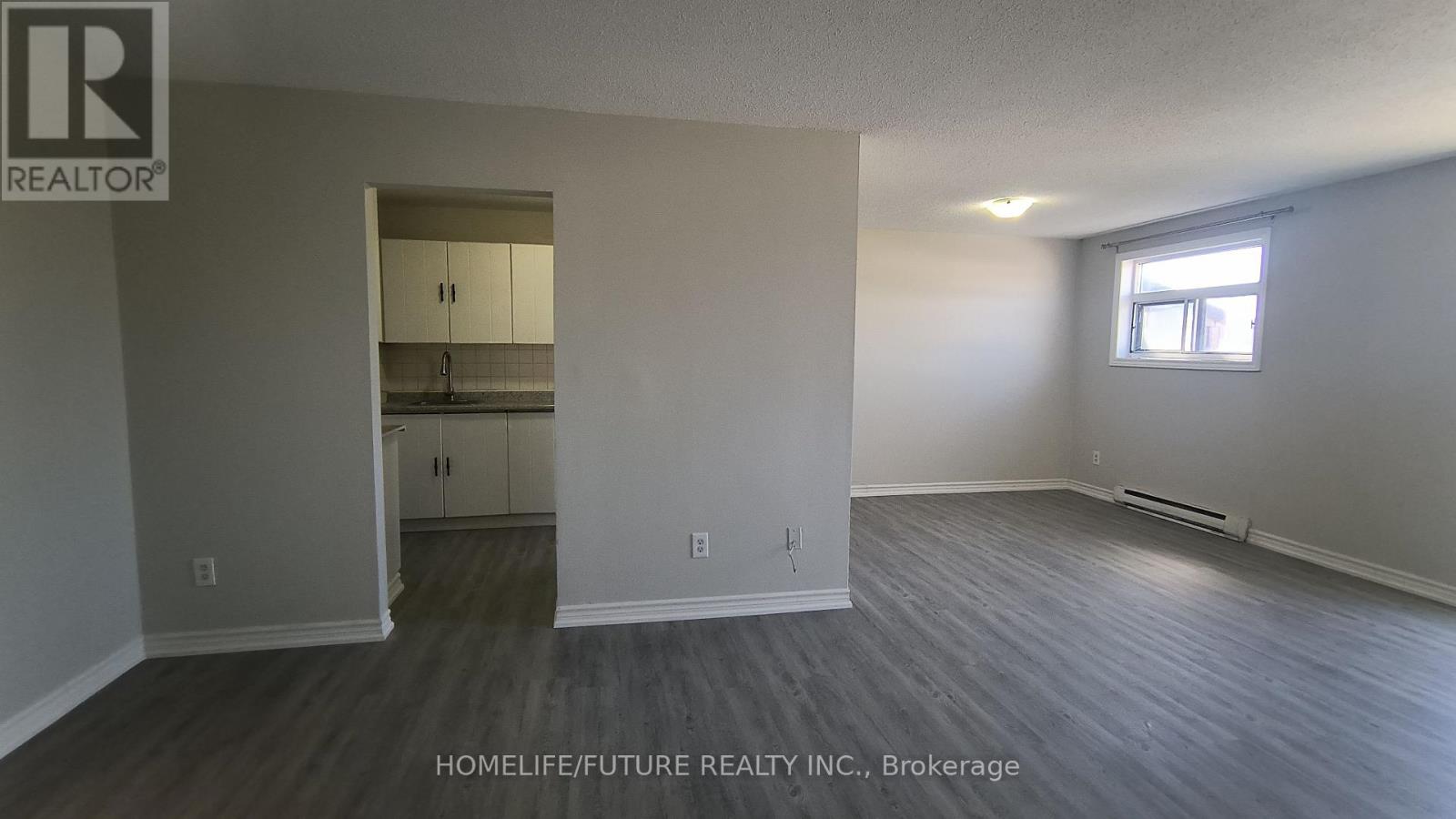 #405 560 Bloor Street East, Oshawa (Farewell), Ontario, L1H3N2, Oshawa (Farewell), Ontario — photo 5 of 5