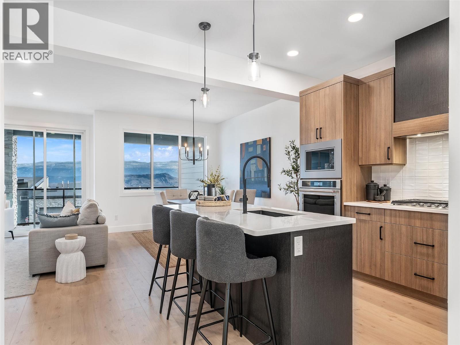 7735 Okanagan Hills Boulevard Unit# 67, Vernon