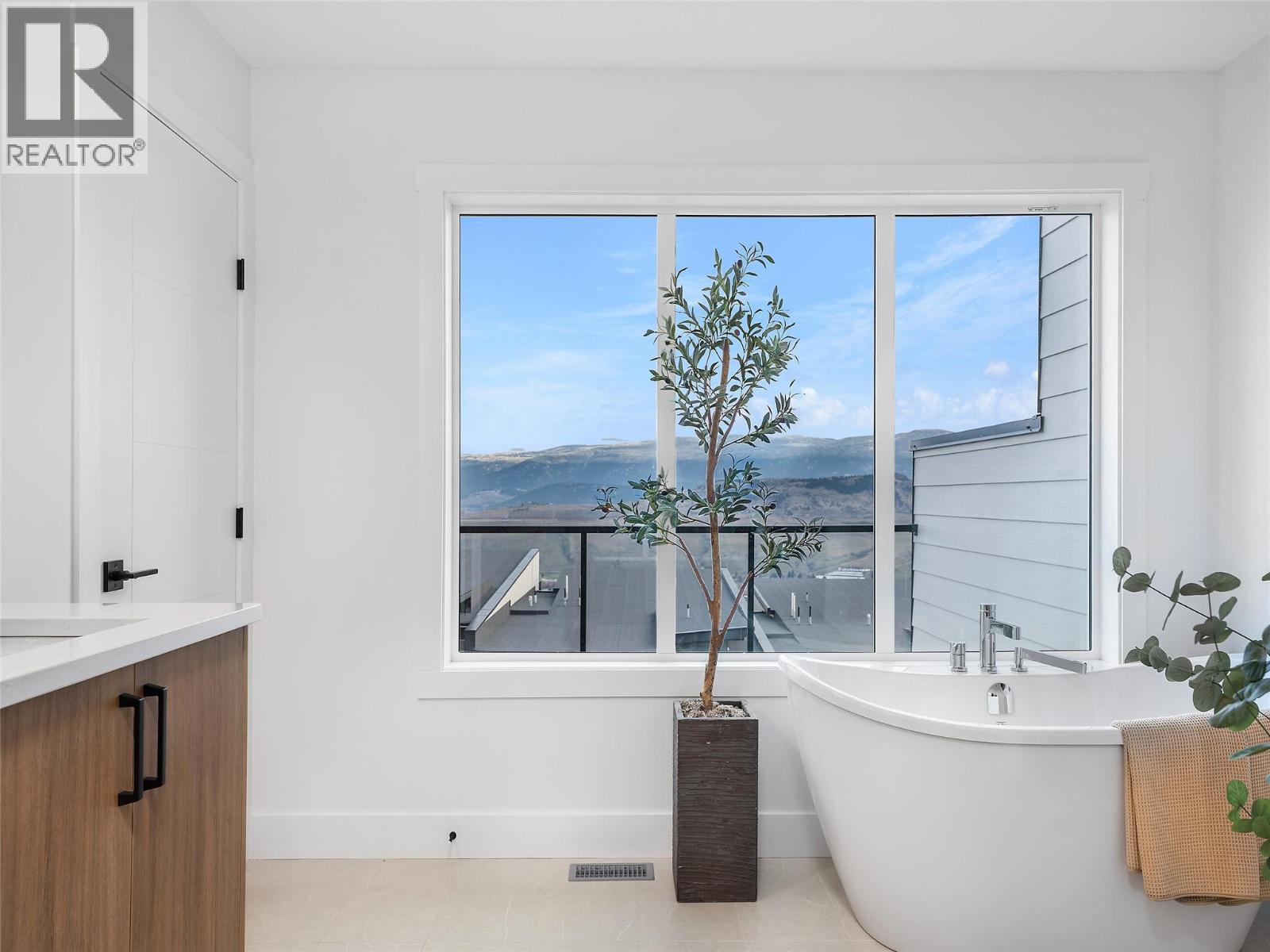 7735 Okanagan Hills Boulevard Unit# 67, Vernon