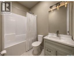 3pc Ensuite bath - 3417 Elgaard Drive, Regina, SK  Photo 9