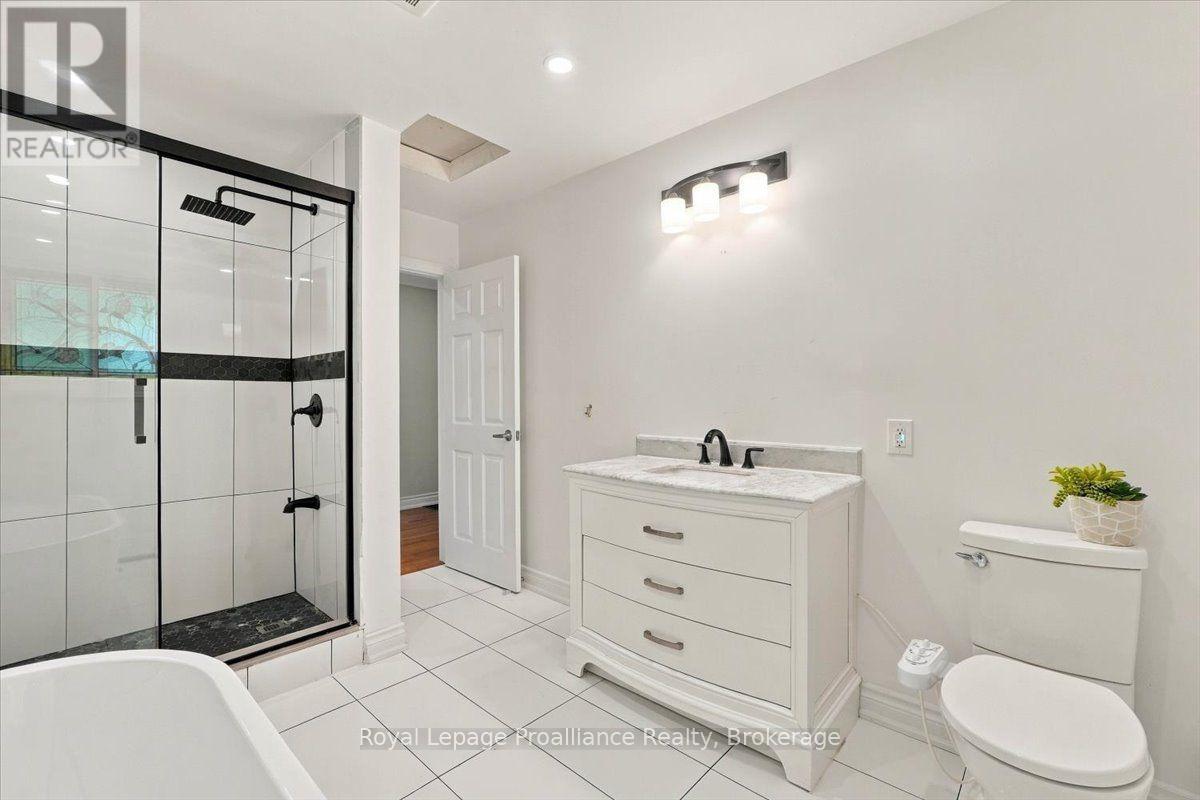 380 ASHLEY STREET - 20