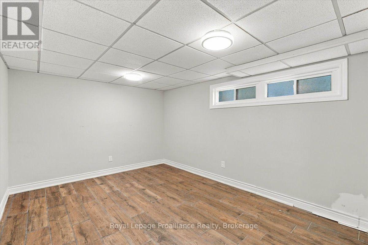 380 ASHLEY STREET - Image 27