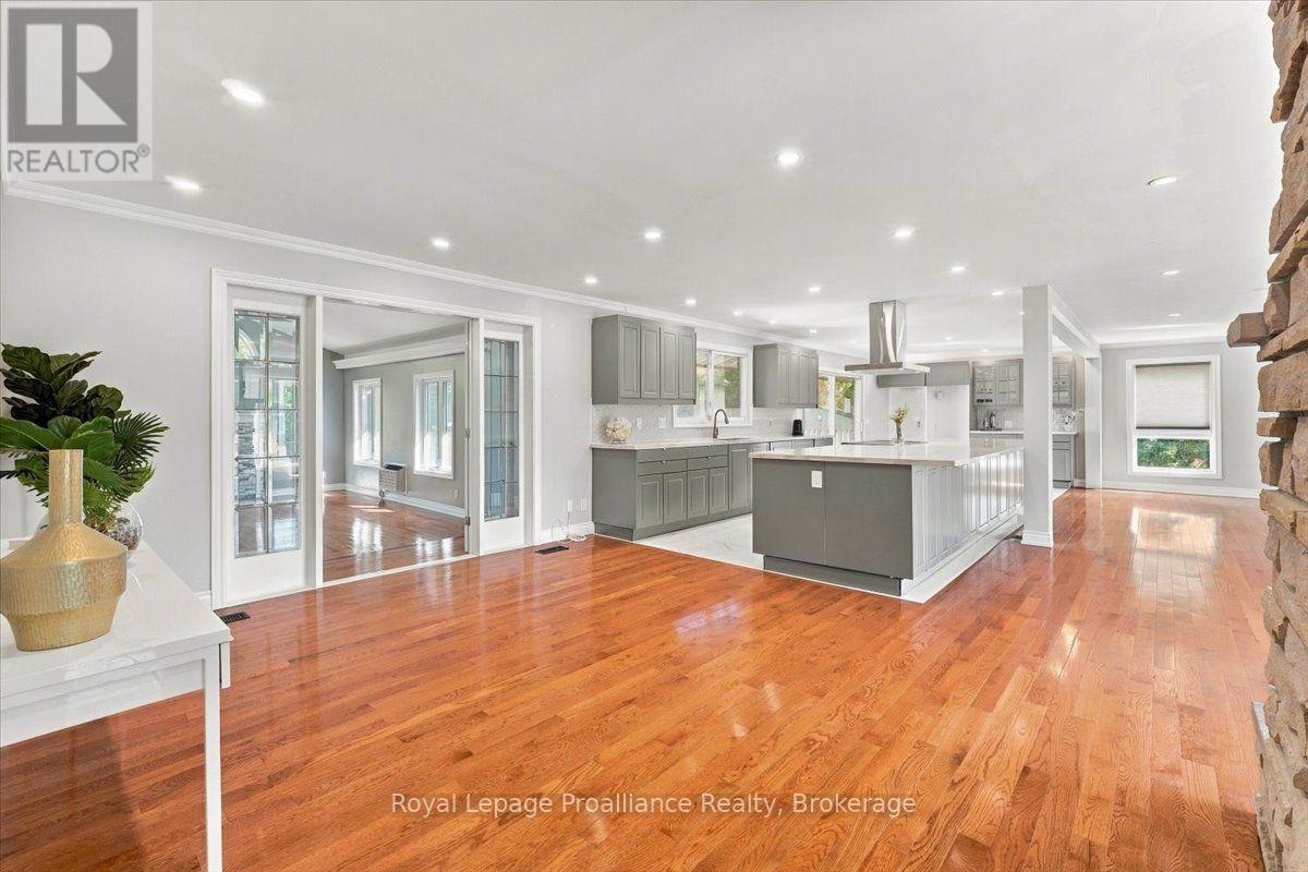 380 ASHLEY STREET - 6