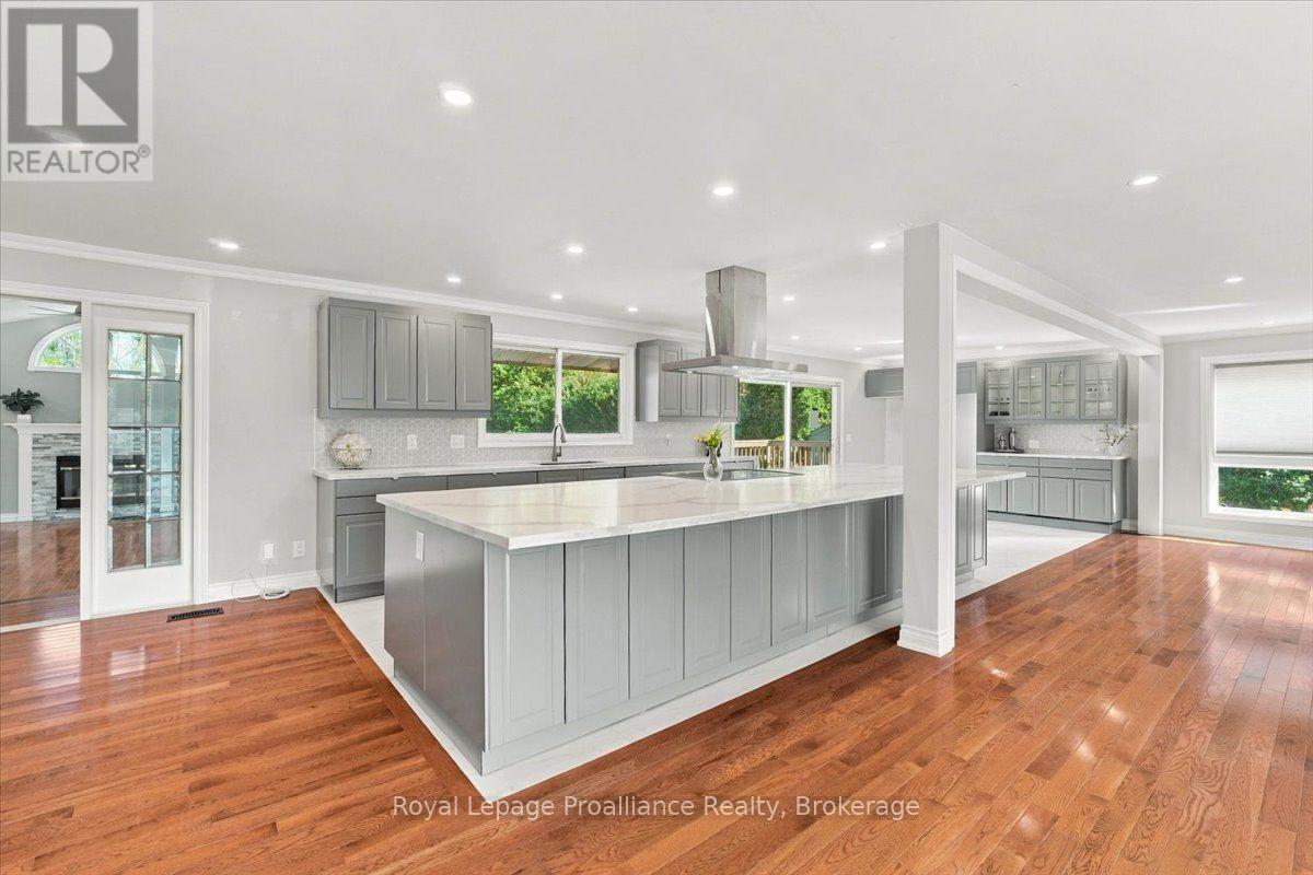 380 ASHLEY STREET - 9