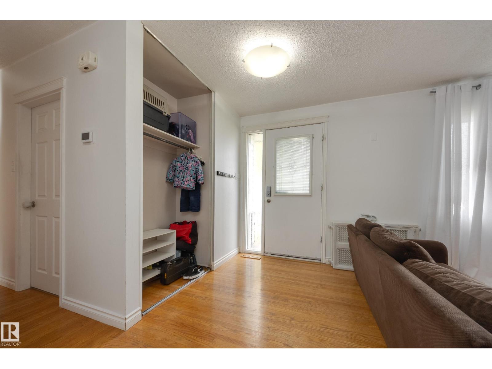 103 ACACIA CO, Sherwood Park, Alberta, T8A1K7, Sherwood Park, Alberta — photo 2 of 5