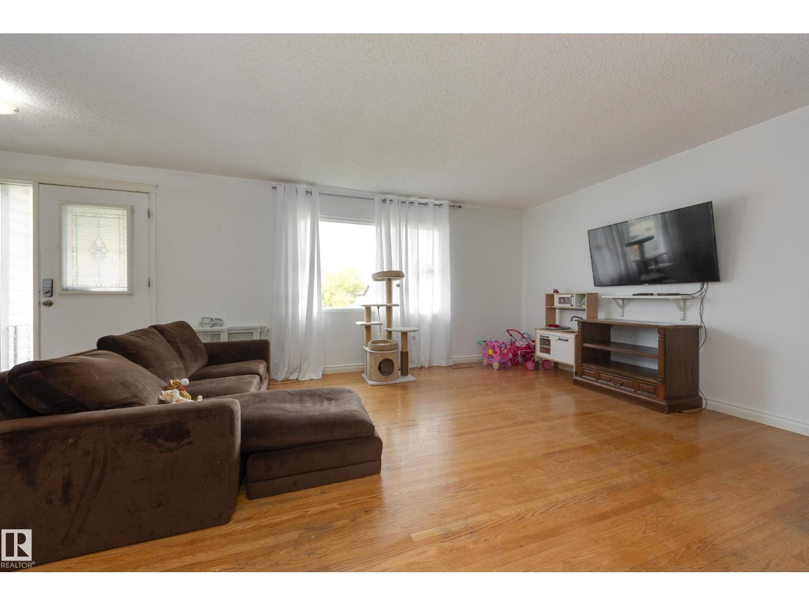 103 ACACIA CO, Sherwood Park, Alberta, T8A1K7, Sherwood Park, Alberta — photo 3 of 5
