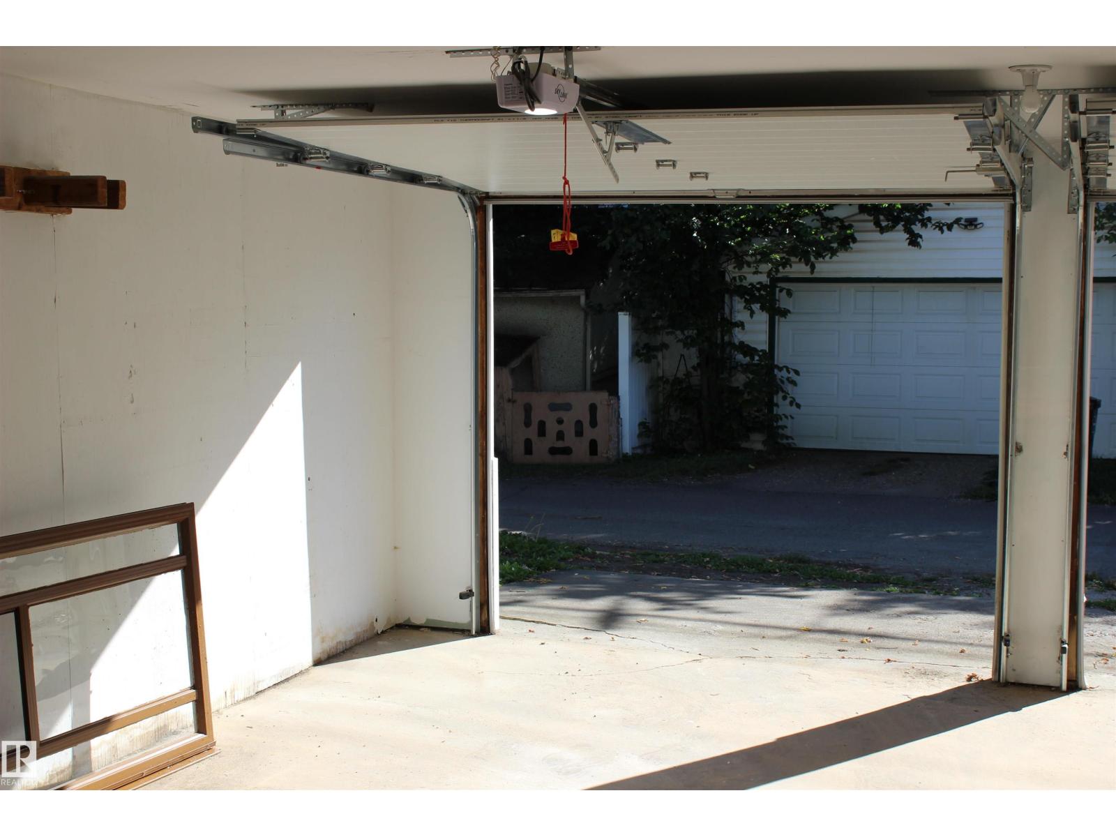 11645 90 ST NW - 51