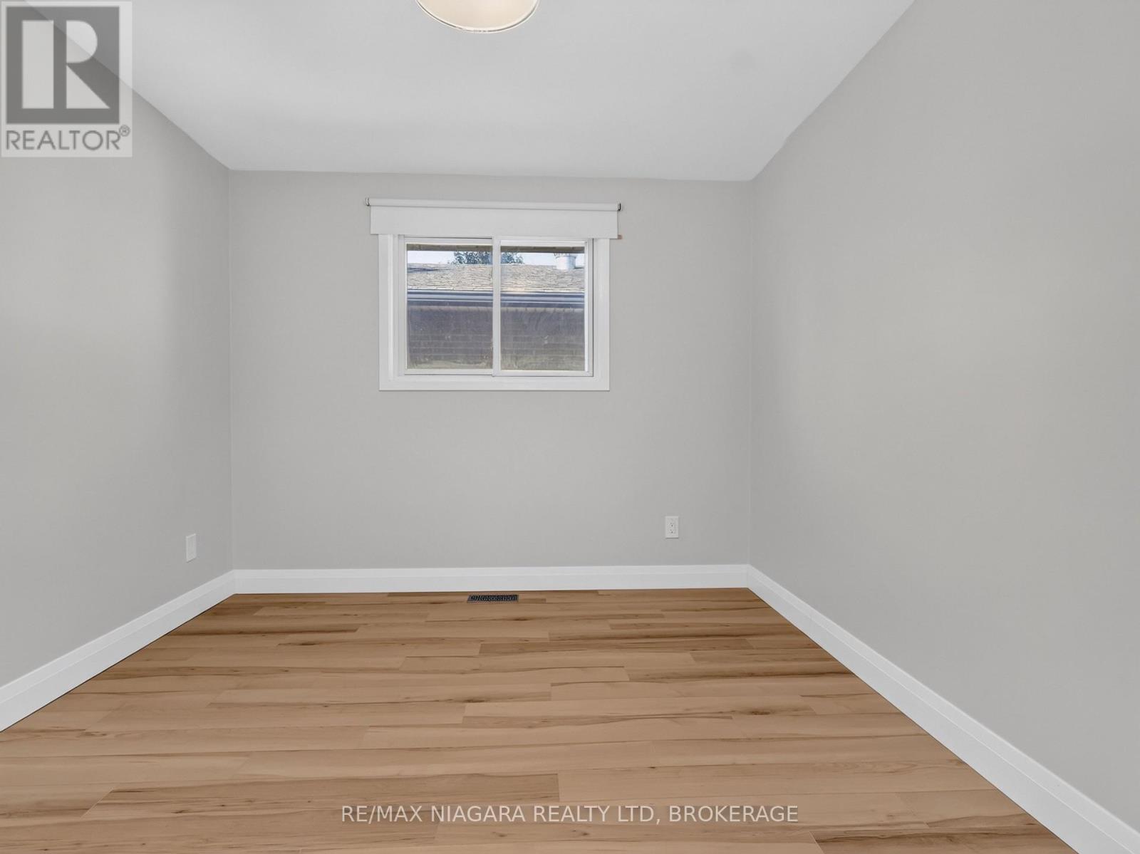 82 REGENT DRIVE - 21