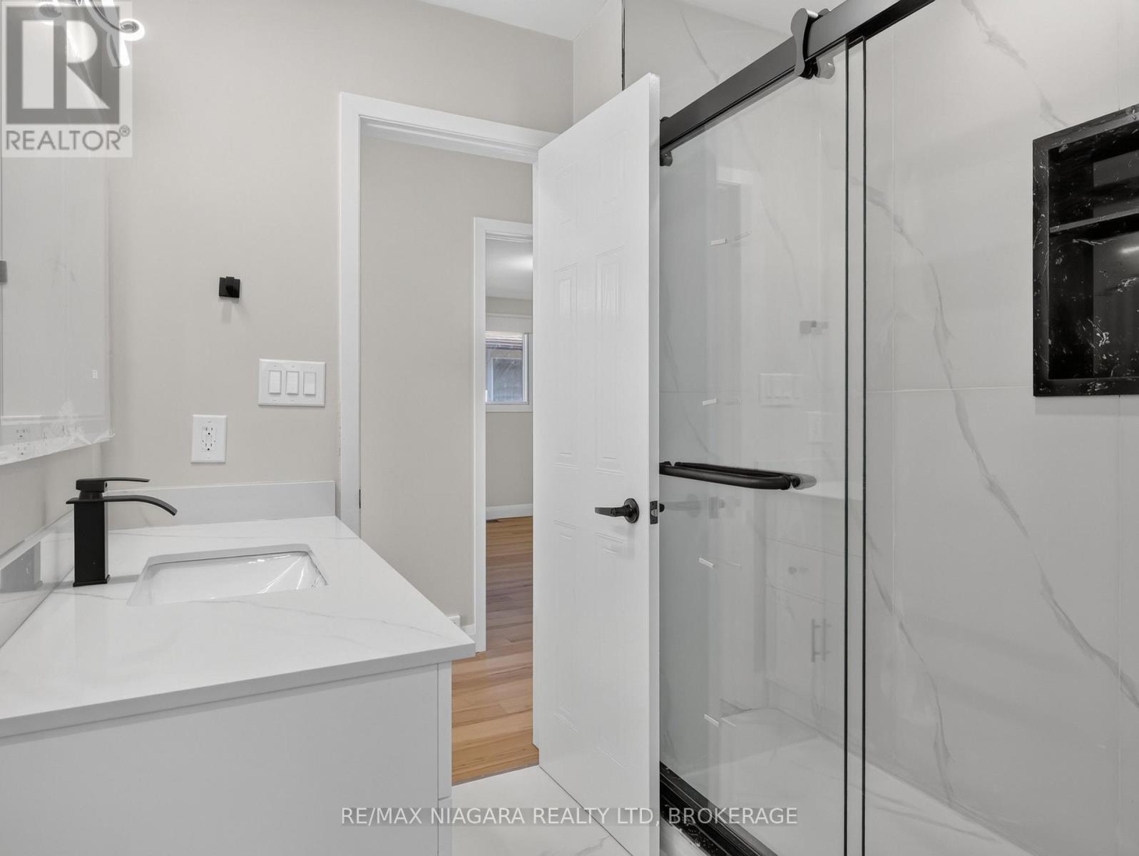 82 REGENT DRIVE - 25