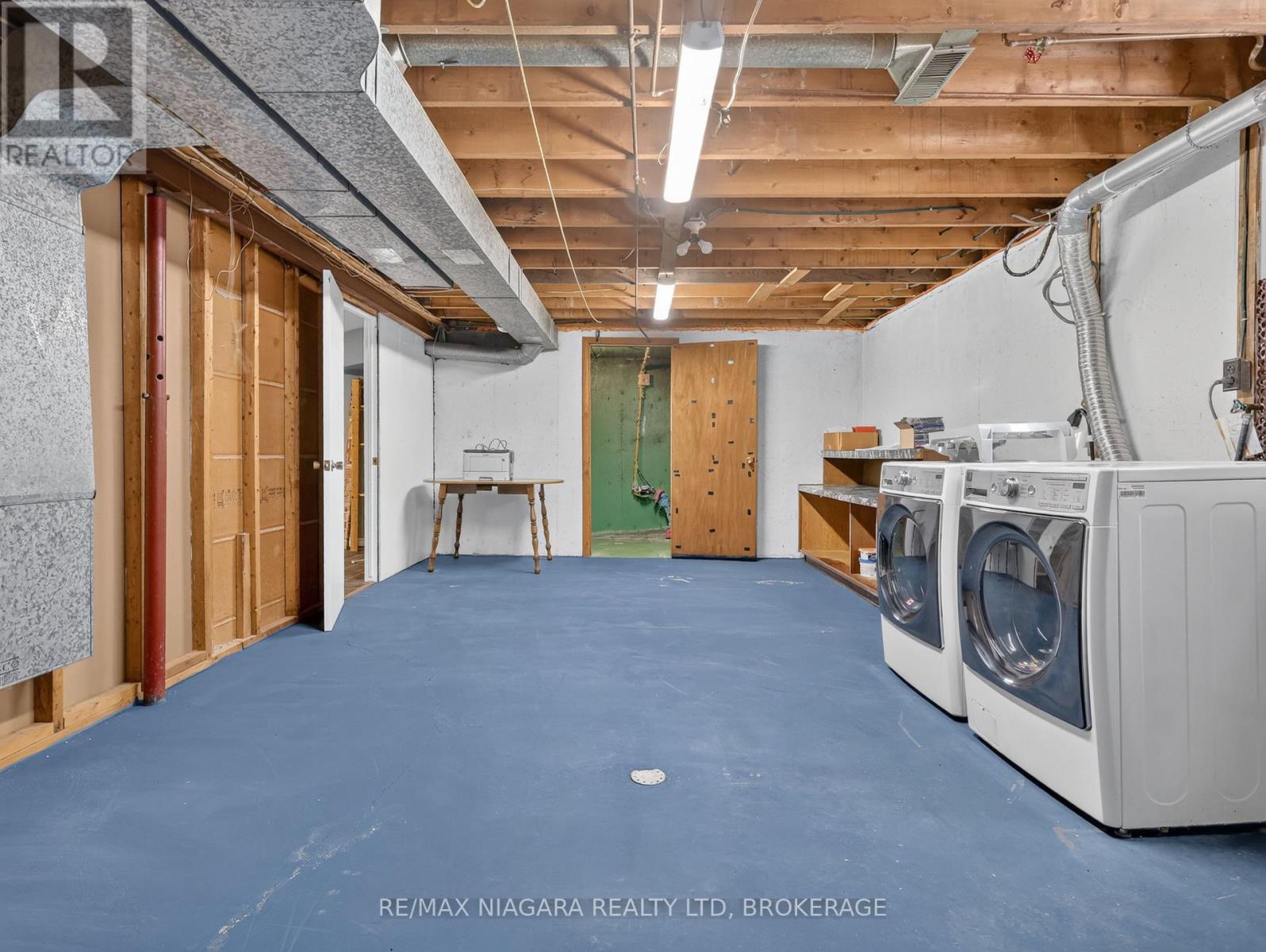 82 REGENT DRIVE - 46