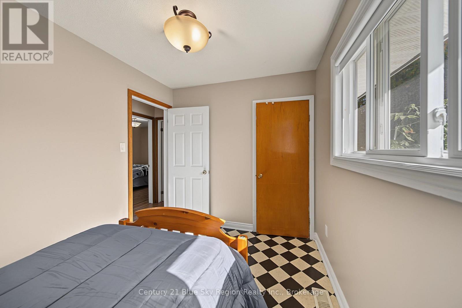 72 VAN HORNE CRESCENT - 12