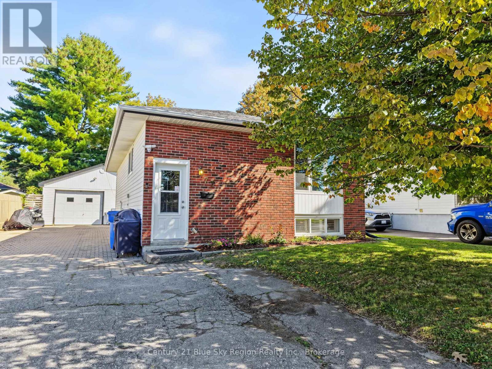 72 Van Horne Crescent, North Bay (Ferris), Ontario, P1A1G3, North Bay (Ferris), Ontario — photo 3 of 5