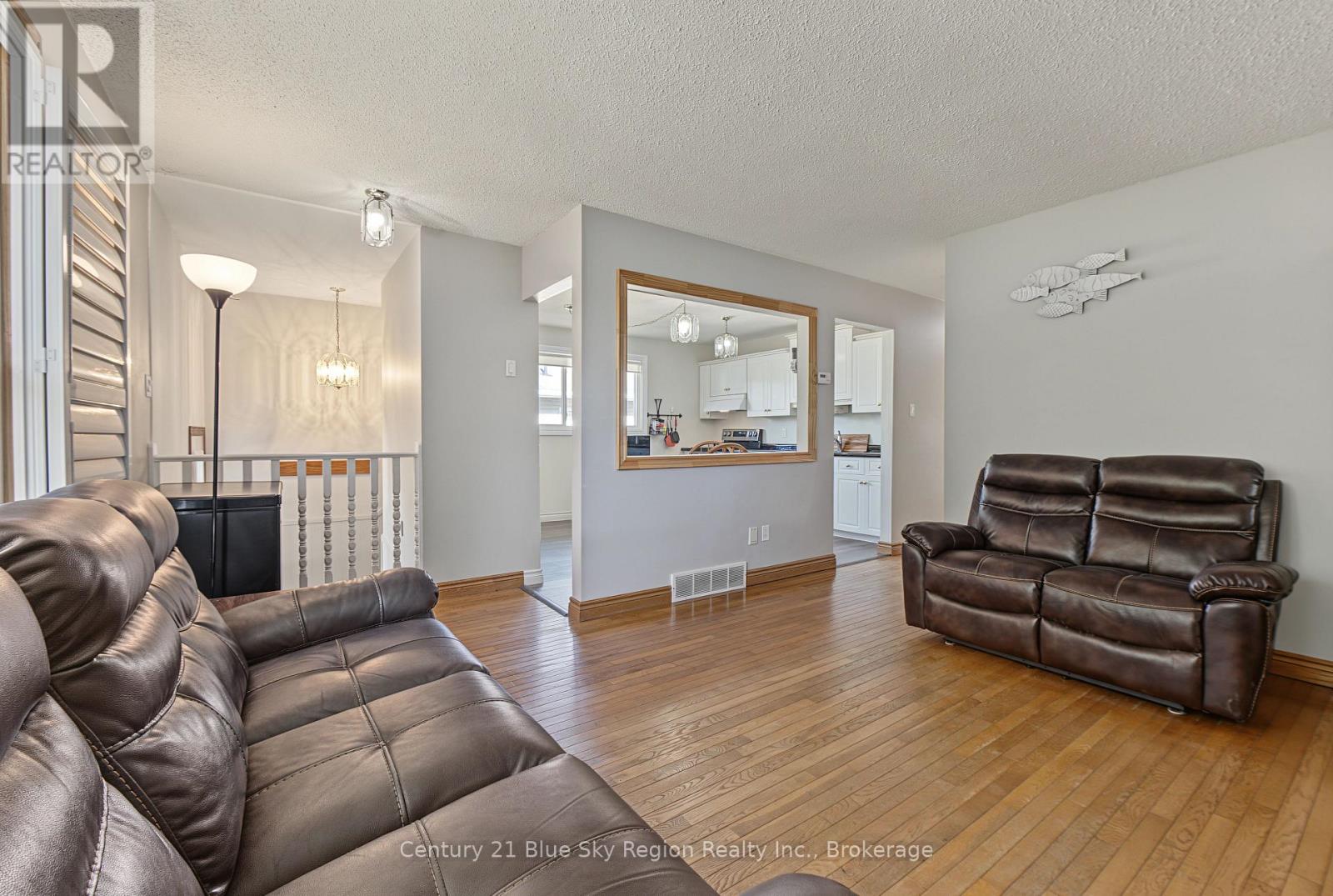 72 VAN HORNE CRESCENT - 7