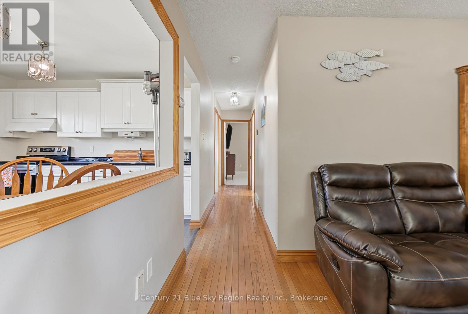 72 VAN HORNE CRESCENT - 9