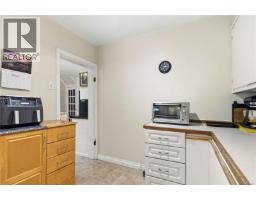Laundry room - 504 Wilson St, Victoria, BC V9A3G7 Photo 18