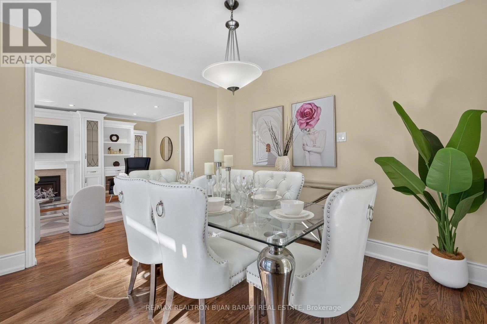 22 BRUCEDALE CRESCENT - 12