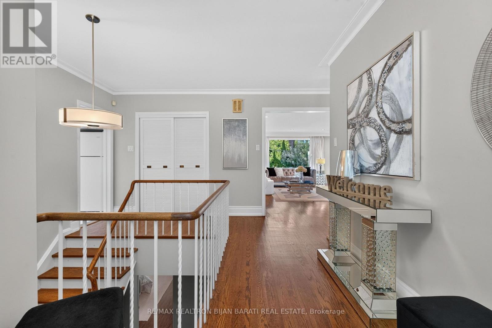 22 BRUCEDALE CRESCENT - 16
