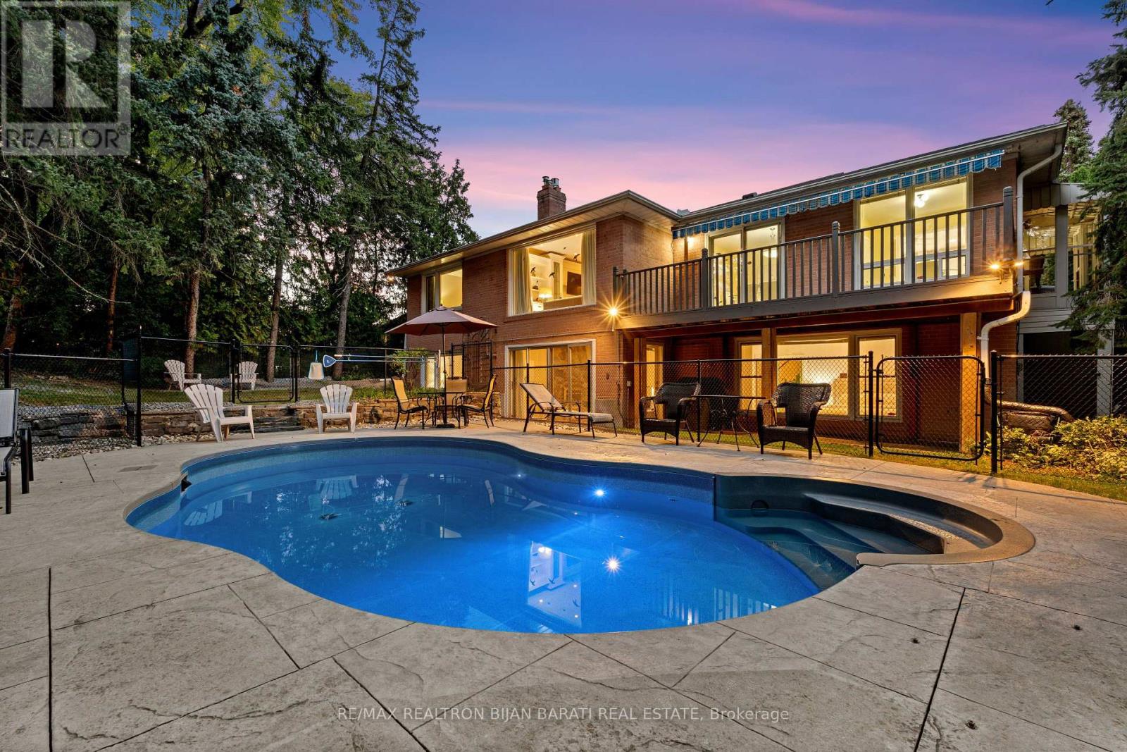 22 BRUCEDALE CRESCENT - 2