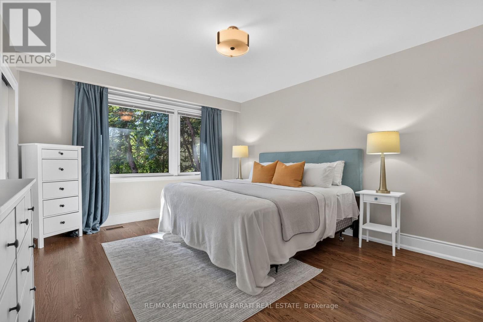 22 BRUCEDALE CRESCENT - 25