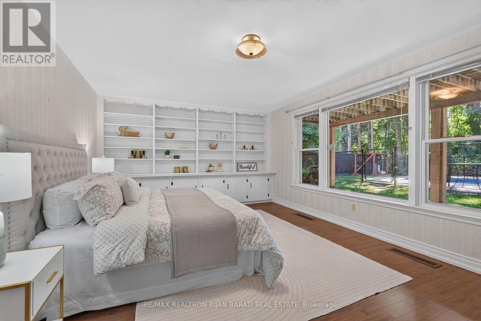 22 BRUCEDALE CRESCENT - 35