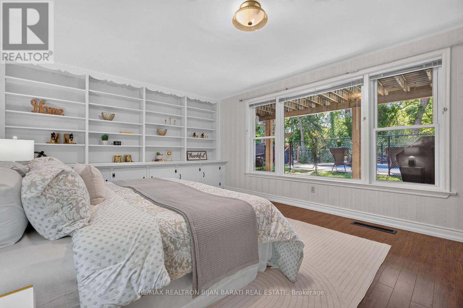 22 BRUCEDALE CRESCENT - 36