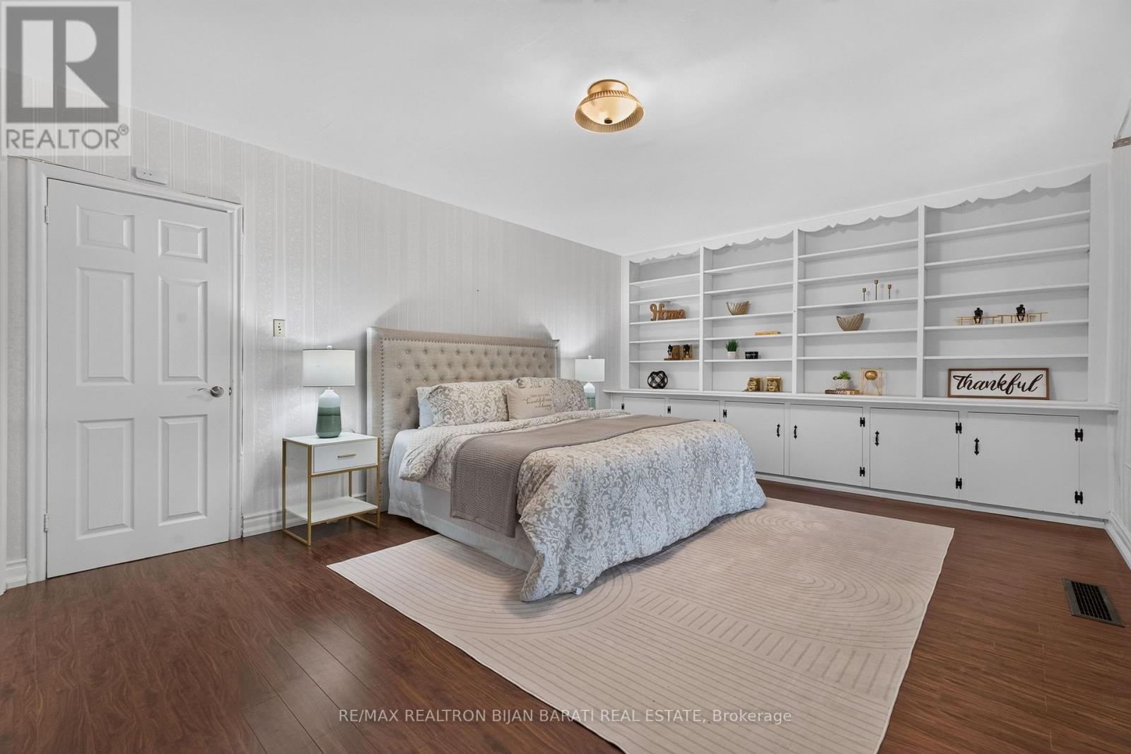 22 BRUCEDALE CRESCENT - 37