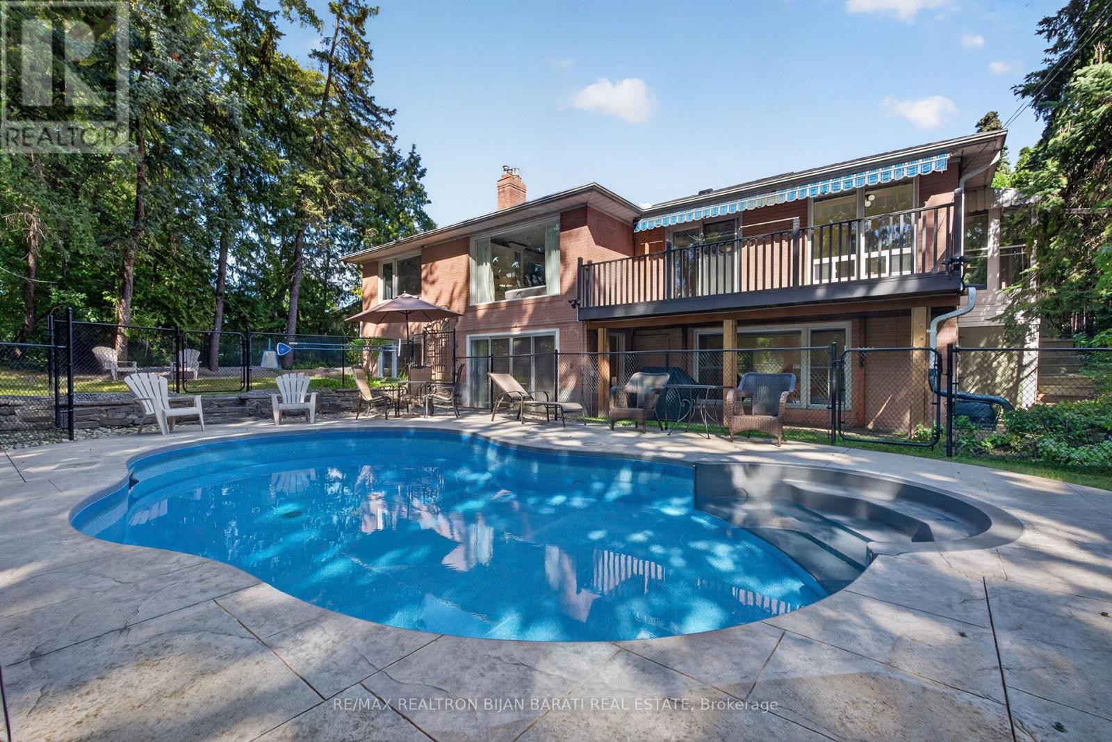 22 BRUCEDALE CRESCENT - 41