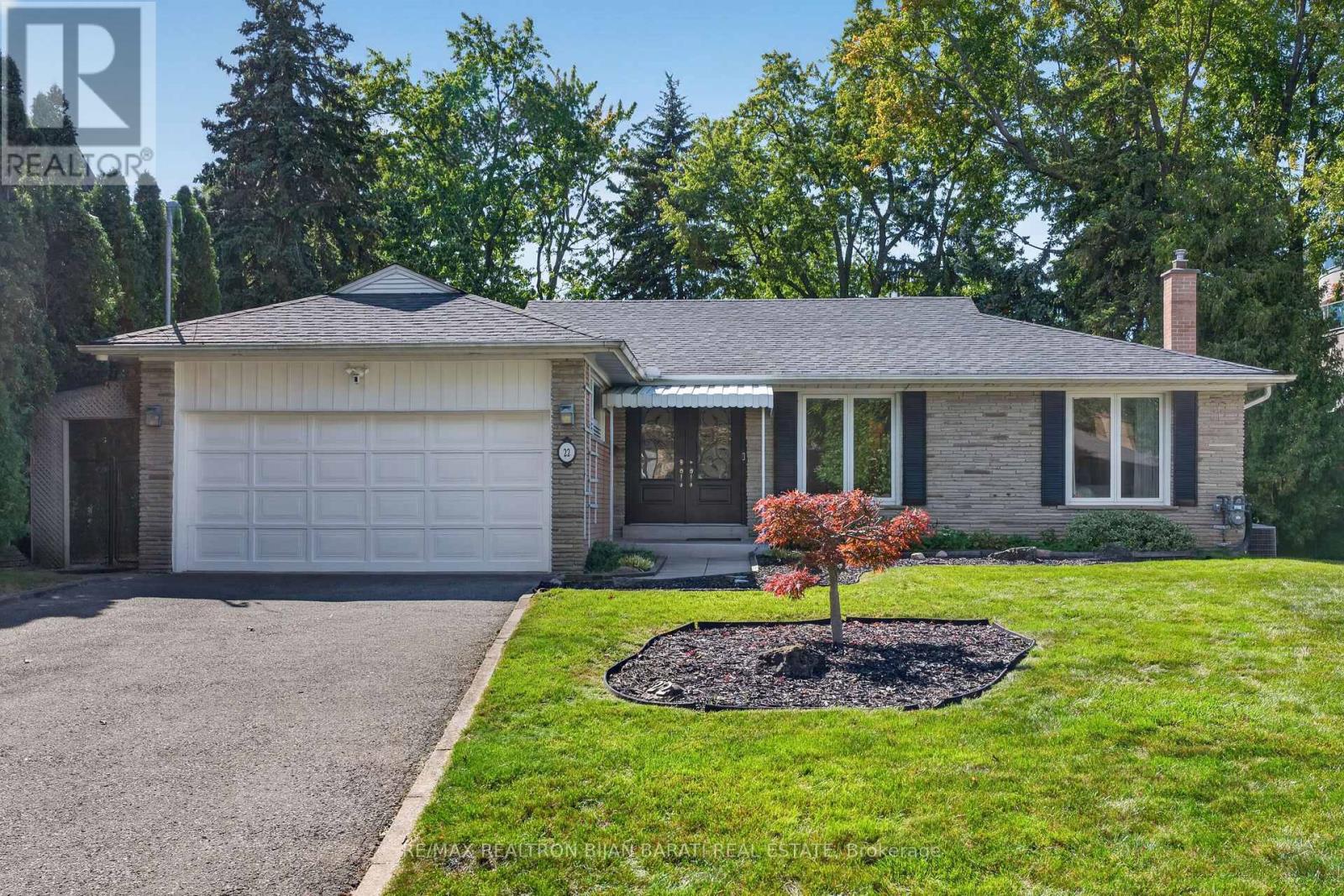 22 BRUCEDALE CRESCENT - 48