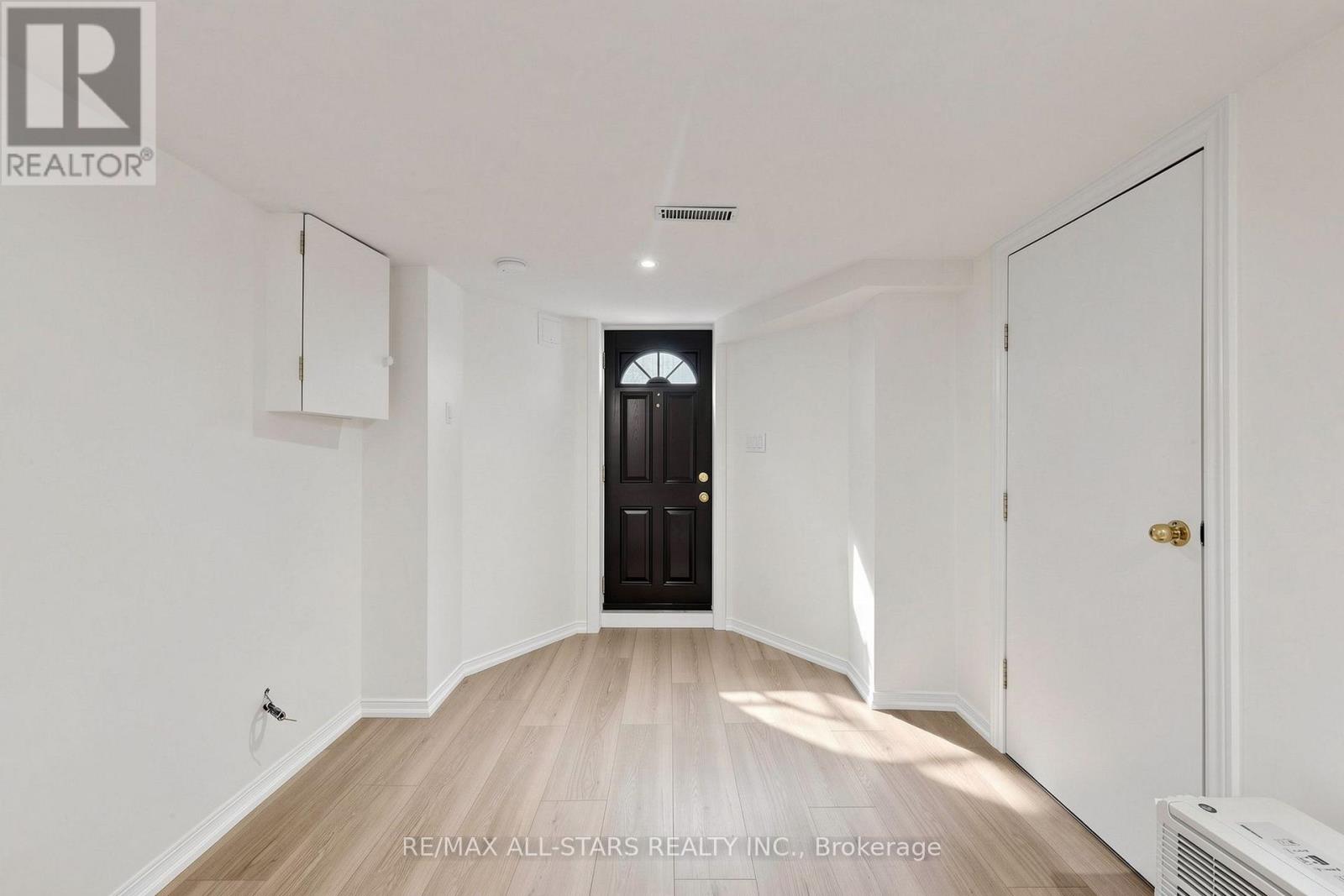 BASEMENT - 68 MACPHERSON AVENUE, Toronto (Annex) — photo 10