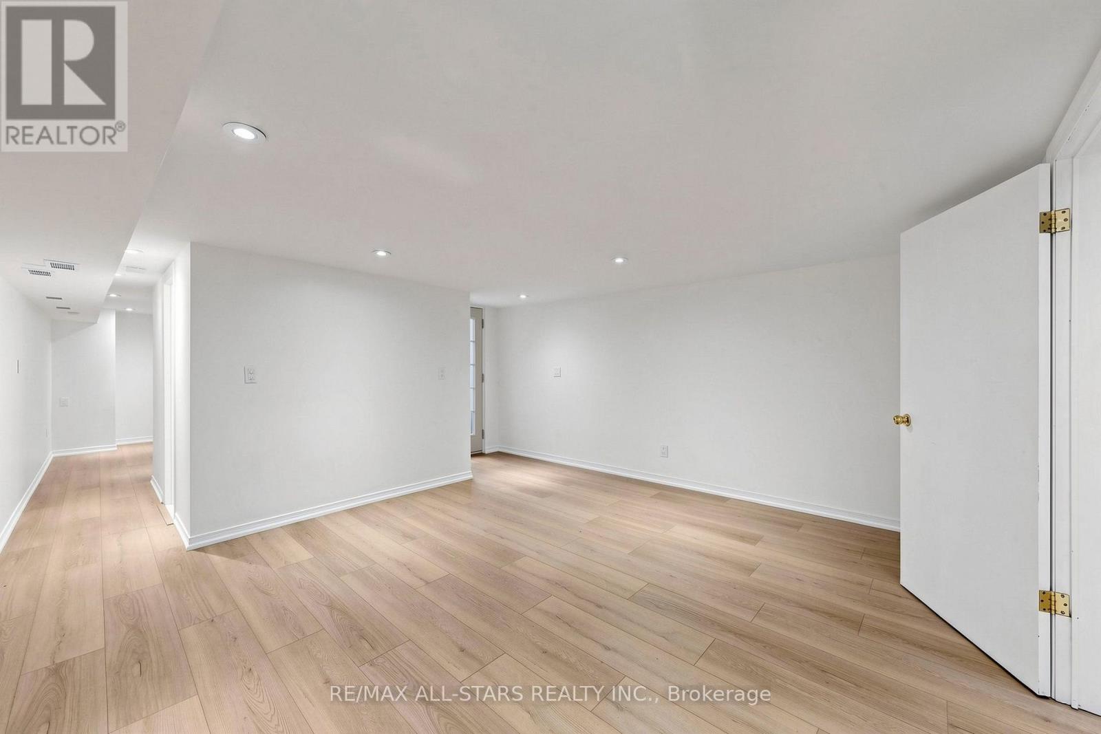 BASEMENT - 68 MACPHERSON AVENUE, Toronto (Annex) — photo 8