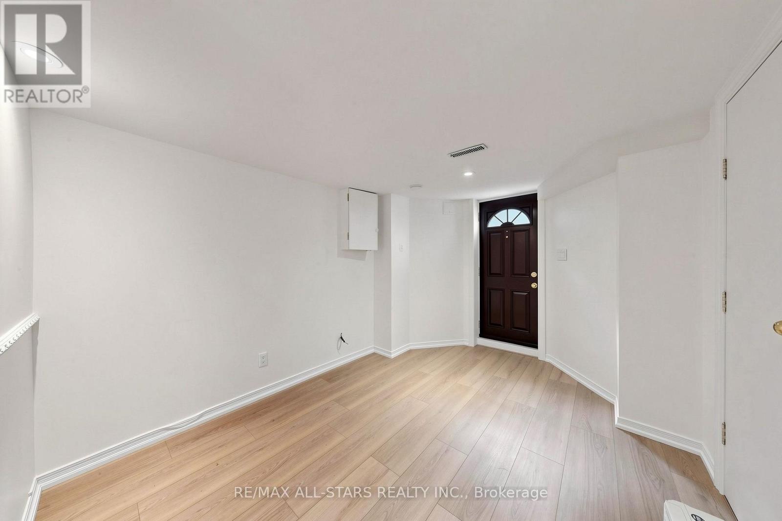 BASEMENT - 68 MACPHERSON AVENUE, Toronto (Annex) — photo 9