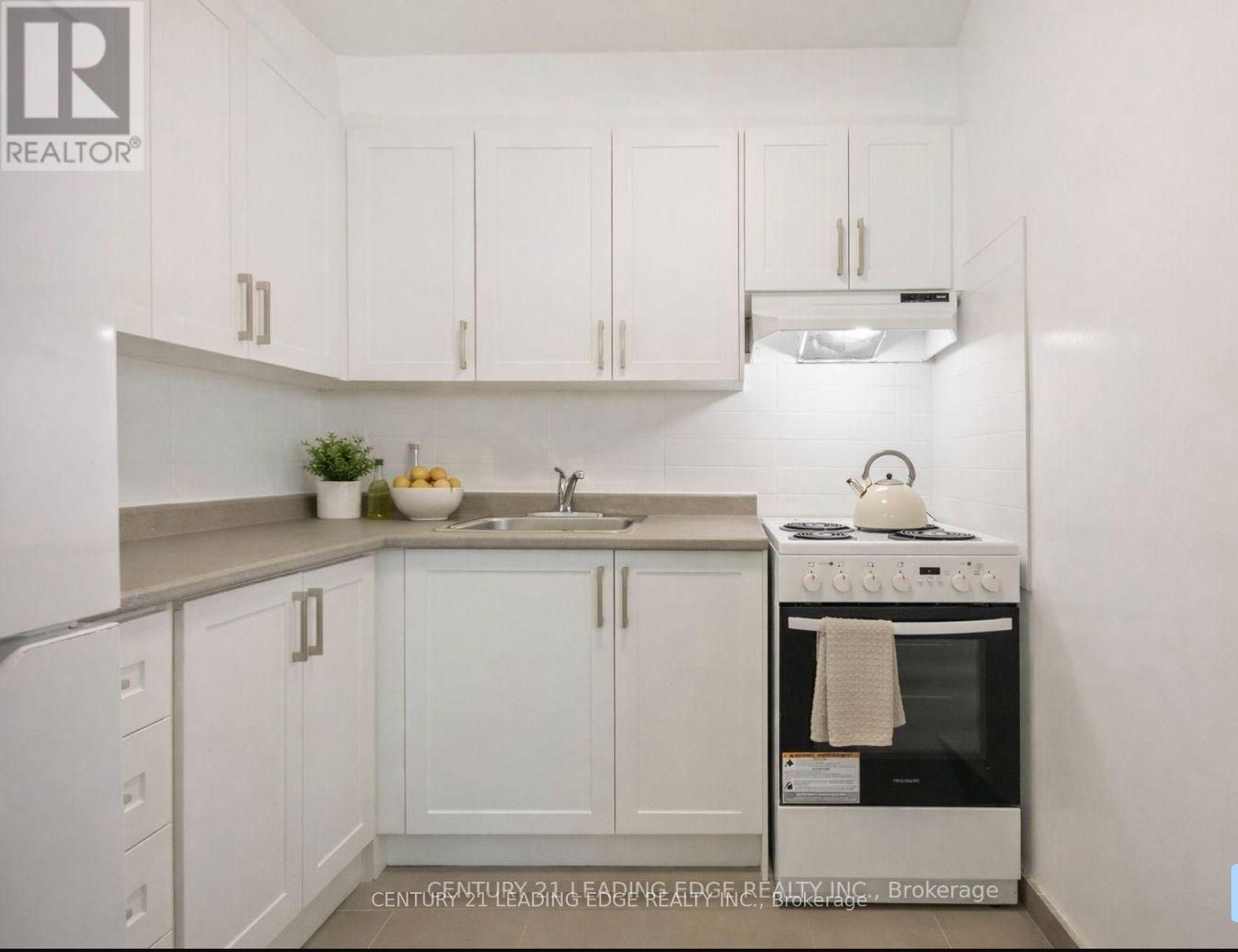 23A - 20 PRINCE ARTHUR AVENUE, Toronto (Annex) — photo 2