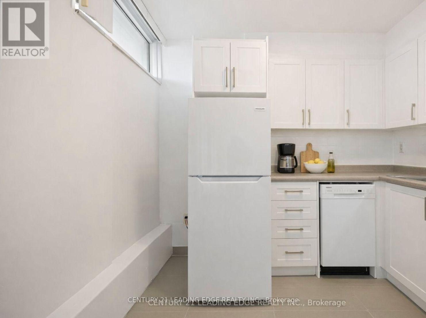 23A - 20 PRINCE ARTHUR AVENUE, Toronto (Annex) — photo 3